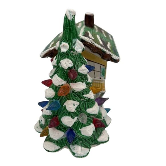 Belco Deco Ceramic Mountain Lodge Christmas Village House - Picture 5 of 7